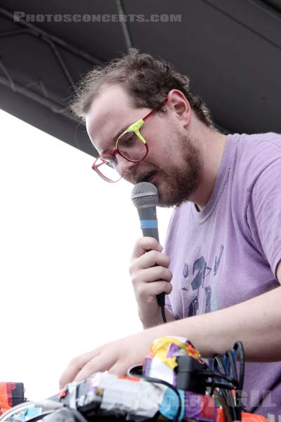 DAN DEACON AND THE ENSEMBLE - 2009-05-31 - PARIS - Parc de la Villette - 